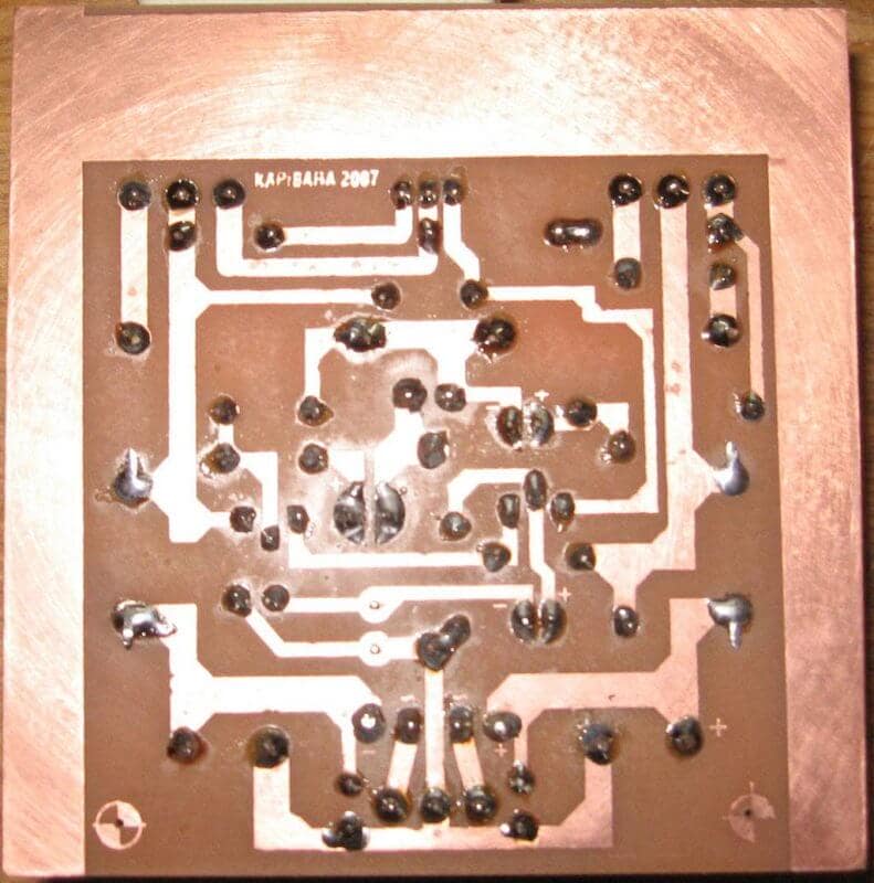 Amplificador 100W Simples Potência Com Transistor Tip142 E Tip147 Placa Montada Vista Inferior